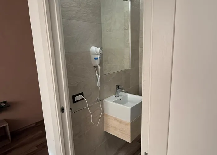 Class Eur בית הארחה רומא